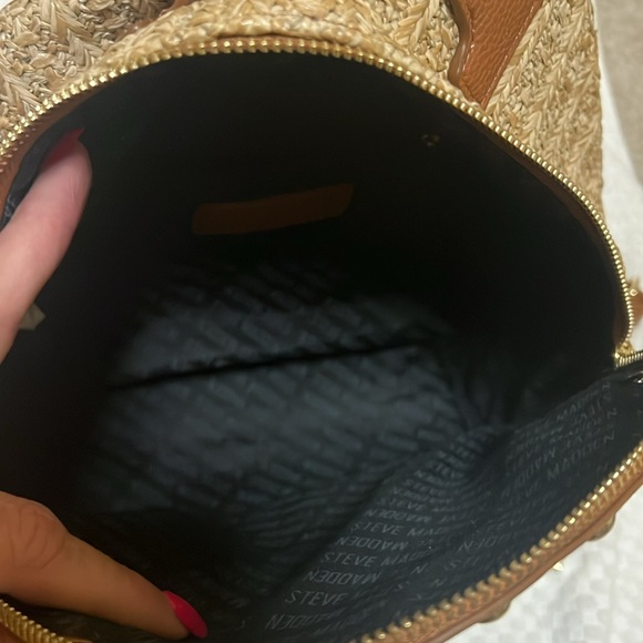 Steve Madden straw backpack - Picture 5 of 8